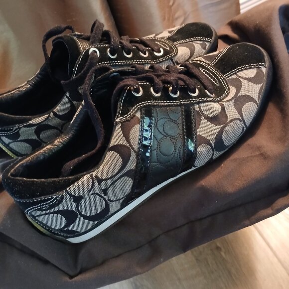 COACH AUTHENTIC Womens 9.5 size Meagan Sneakers Shoes! - Picture 2 of 5